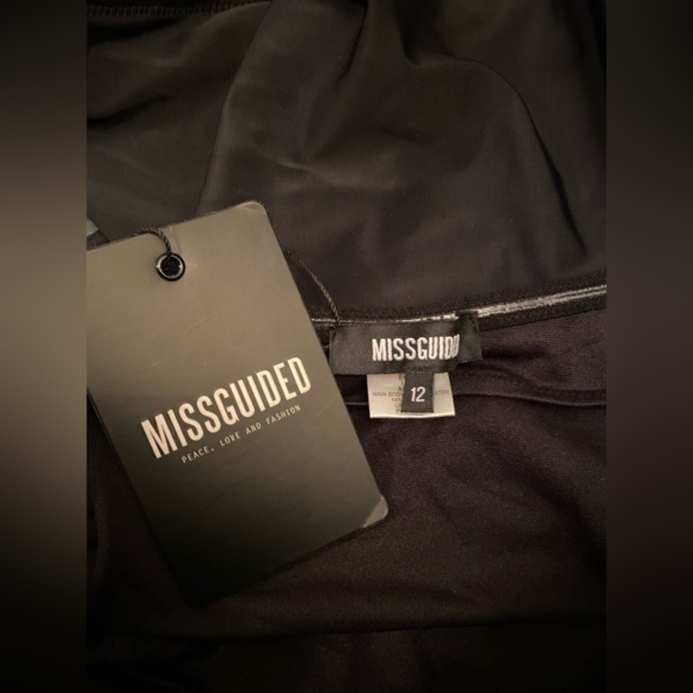 Missguided One Piece Swimsuit - Picture 3 of 3